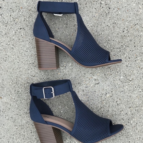 1 Left Malone Navy Peep Toe Block Heel Sandal Sz 6 - Picture 5 of 6